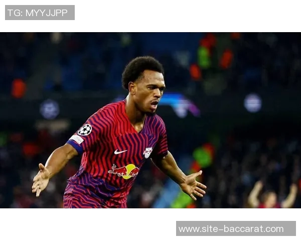 麦肯尼谈进球难度强调团队合作支持奥蓬达与戴维的重要性