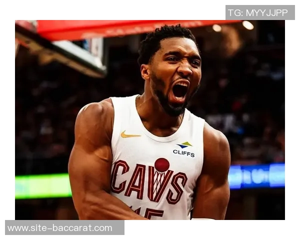 米切尔表现低迷18投7中失误频繁正负值惨淡球队遭遇失利